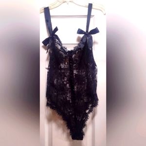Black lace neglige size L